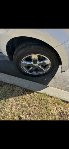 Photo of 2011 White Ford Escape