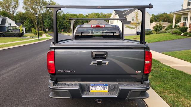Photo of 2017 Gray Chevrolet Colorado