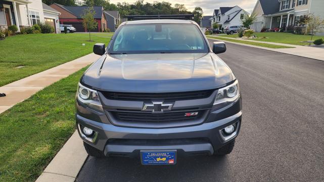 Photo of 2017 Gray Chevrolet Colorado
