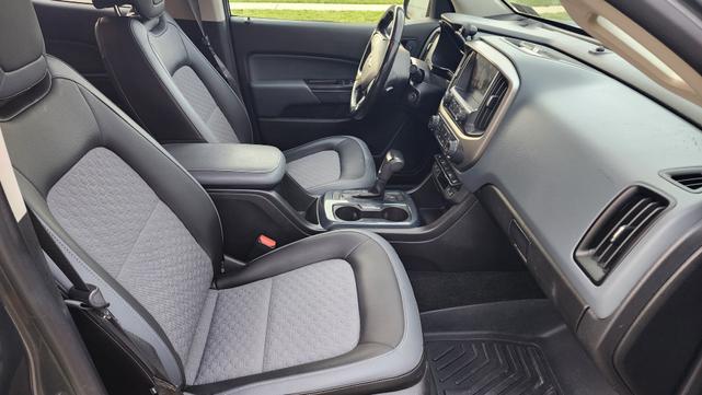 Photo of 2017 Gray Chevrolet Colorado