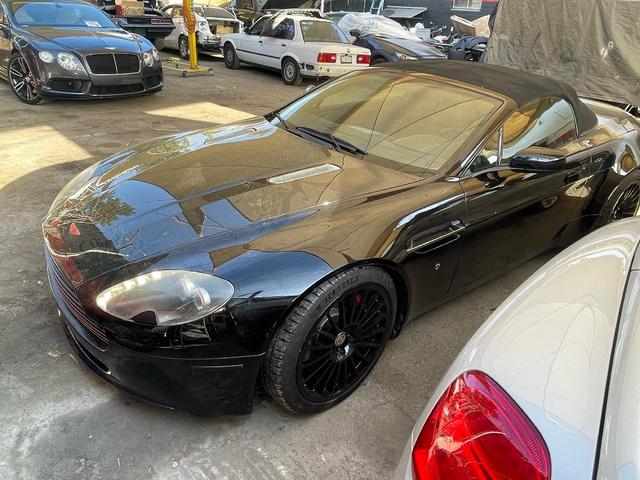 Photo of 2007 Black Aston Martin V8 Vantage