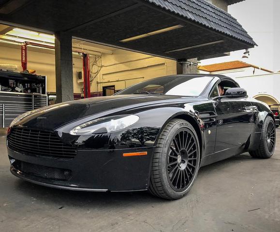 Photo of 2007 Black Aston Martin V8 Vantage