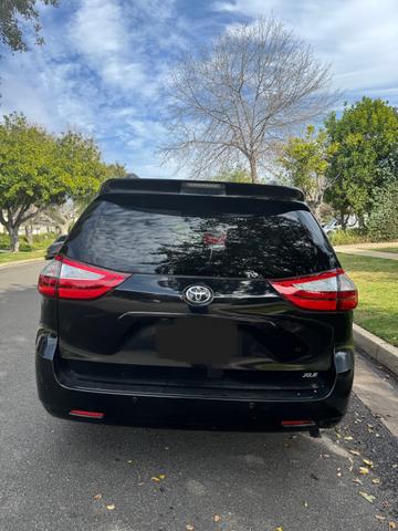Photo of 2015 Black Toyota Sienna
