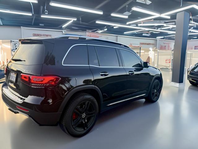Photo of 2022 Beige Mercedes-Benz GLB 250