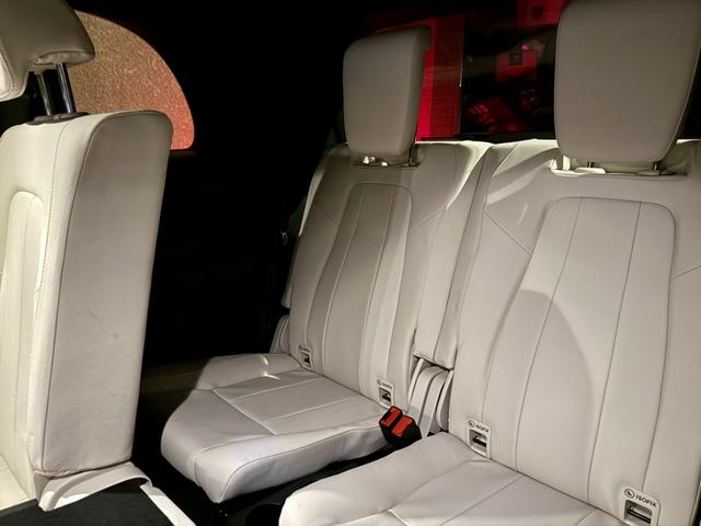 Photo of 2022 Beige Mercedes-Benz GLB 250