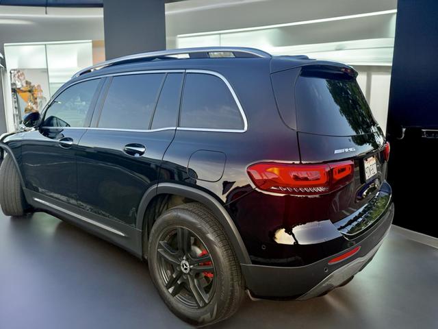 Photo of 2022 Beige Mercedes-Benz GLB 250