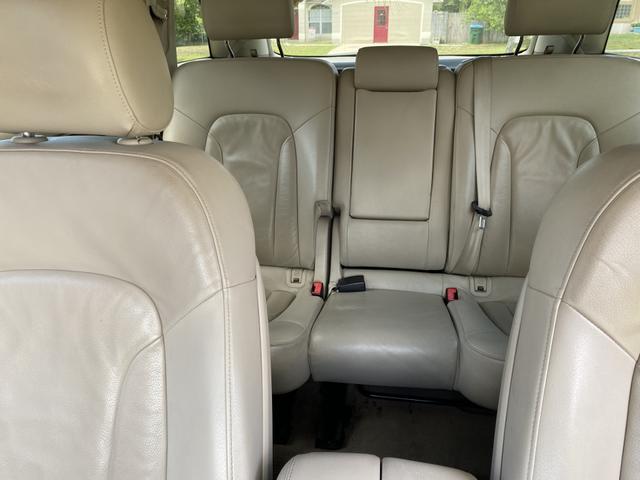 Photo of 2011 Black Audi Q7