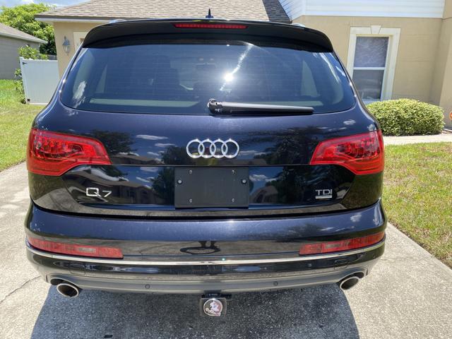Photo of 2011 Black Audi Q7