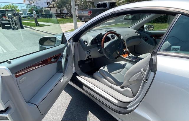 Photo of 2004 Silver Mercedes-Benz SL-Class