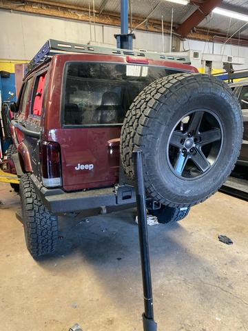 Photo of 2001 Red Jeep Cherokee