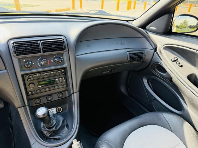 Photo of 2001 Yellow Ford Mustang