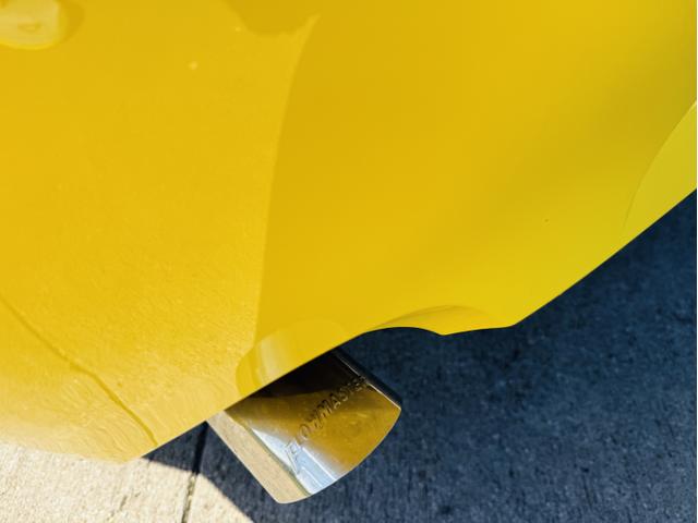 Photo of 2001 Yellow Ford Mustang