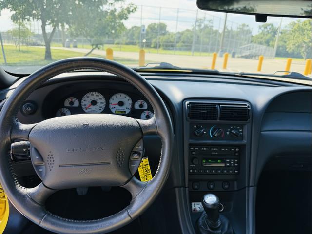 Photo of 2001 Yellow Ford Mustang