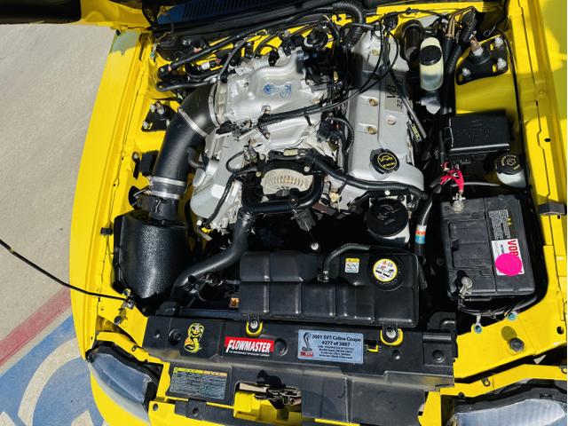 Photo of 2001 Yellow Ford Mustang