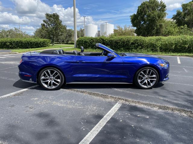 Photo of 2015 Blue Ford Mustang