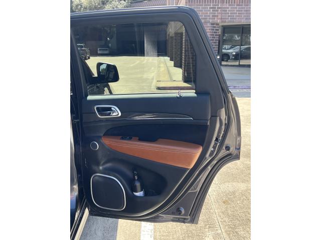 Photo of 2015 Gray Jeep Grand Cherokee