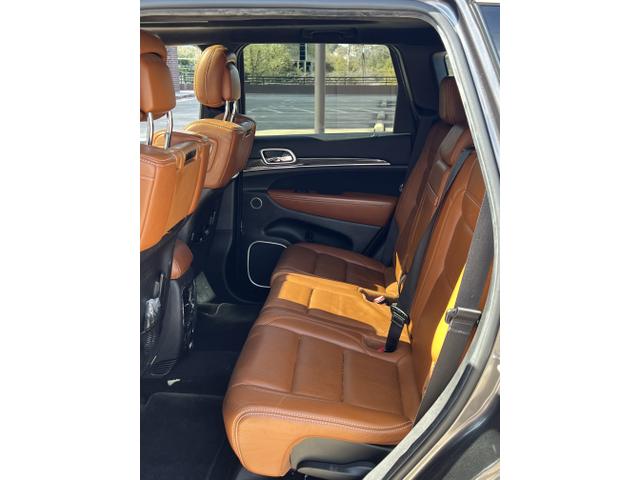 Photo of 2015 Gray Jeep Grand Cherokee