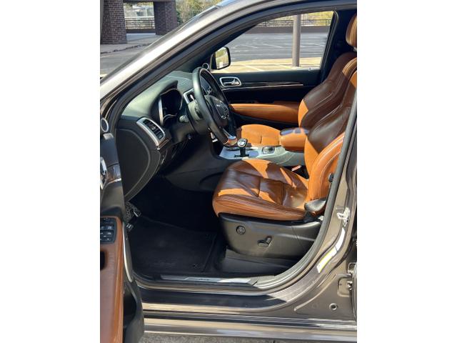 Photo of 2015 Gray Jeep Grand Cherokee