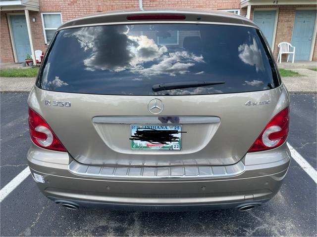Photo of 2009 Gold Mercedes-Benz R-Class