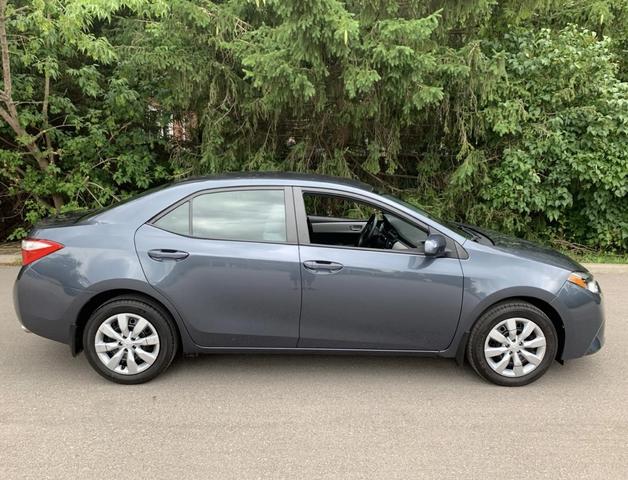 Photo of 2016 Gray Toyota Corolla