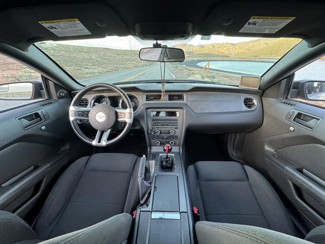 Photo of 2013 Gray Ford Mustang