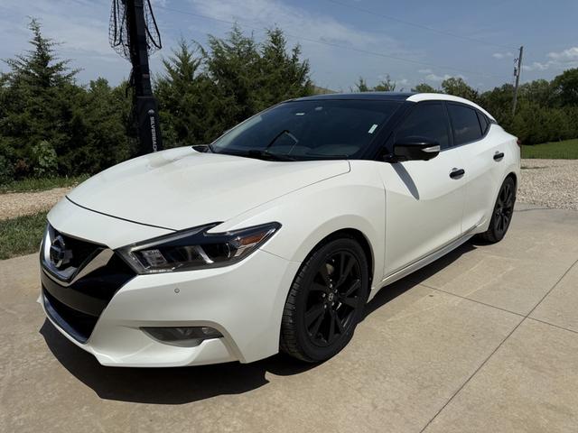 Photo of 2017 White Nissan Maxima