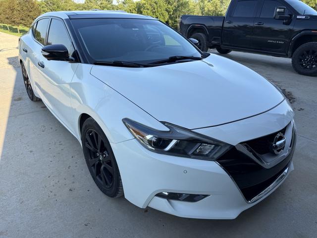 Photo of 2017 White Nissan Maxima