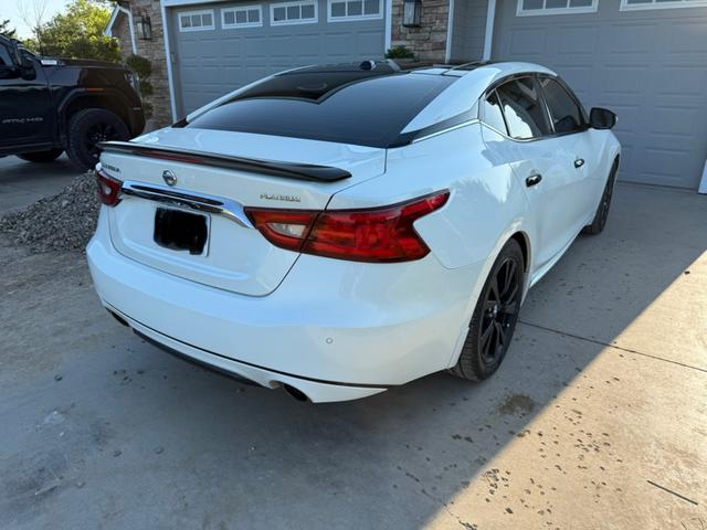 Photo of 2017 White Nissan Maxima