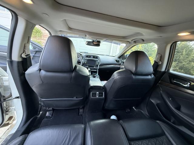 Photo of 2017 White Nissan Maxima