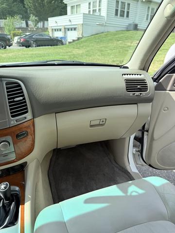 Photo of 2007 White Lexus LX 470