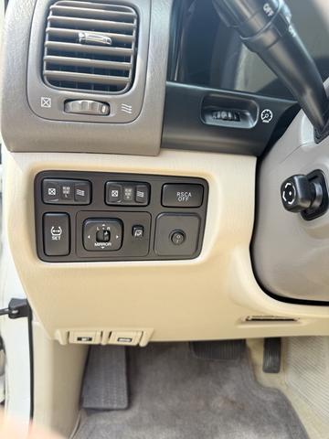 Photo of 2007 White Lexus LX 470