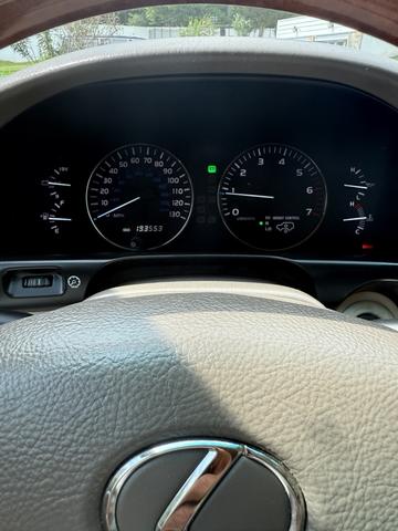 Photo of 2007 White Lexus LX 470