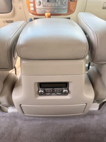 Photo of 2007 White Lexus LX 470