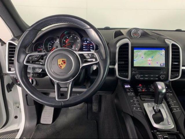 Photo of 2017 White Porsche Cayenne