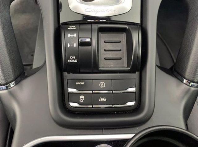 Photo of 2017 White Porsche Cayenne