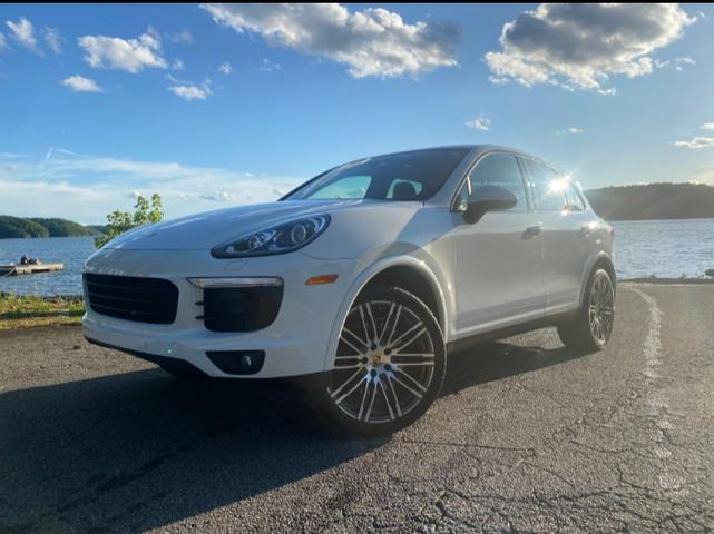 Photo of 2017 White Porsche Cayenne
