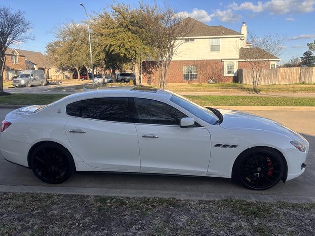 Photo of 2014 White Maserati Quattroporte