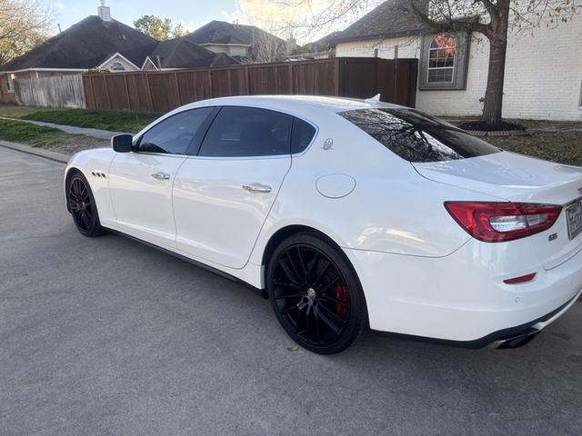 Photo of 2014 White Maserati Quattroporte