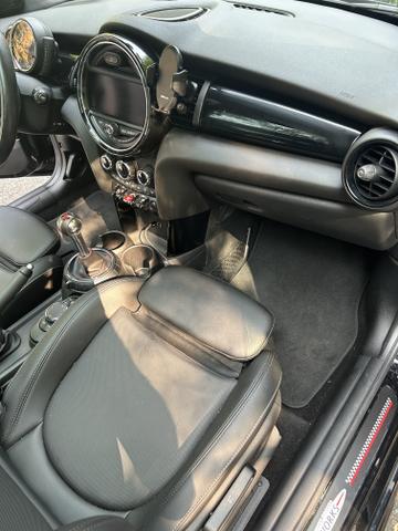 Photo of 2017 Black MINI Hardtop