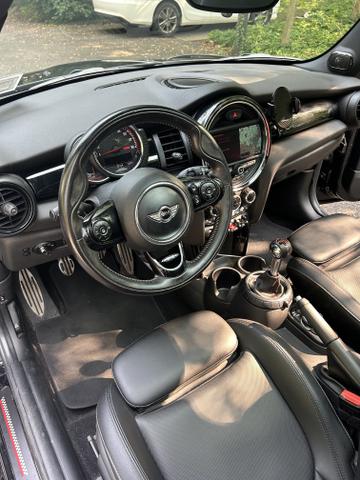 Photo of 2017 Black MINI Hardtop
