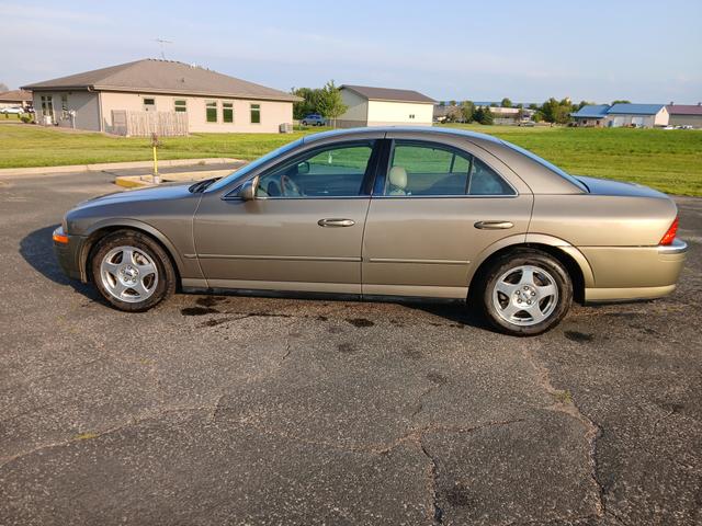 Photo of 2001 Gold Lincoln LS