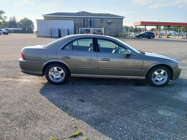 Photo of 2001 Gold Lincoln LS