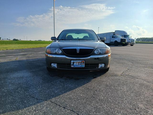 Photo of 2001 Gold Lincoln LS