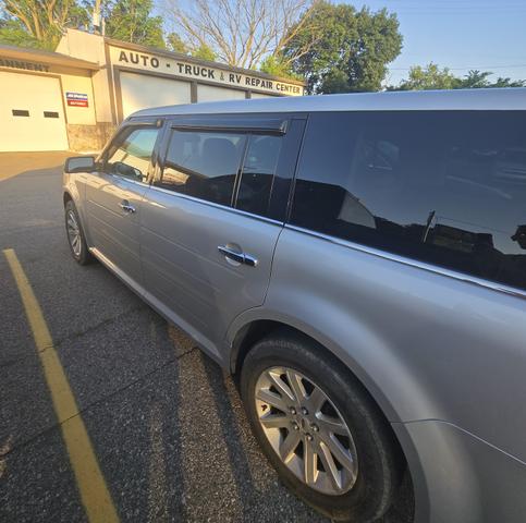 Photo of 2009 Silver Ford Flex