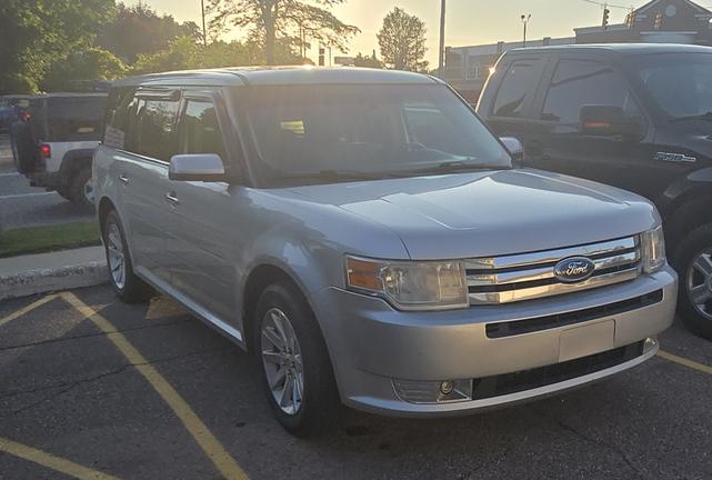 Photo of 2009 Silver Ford Flex