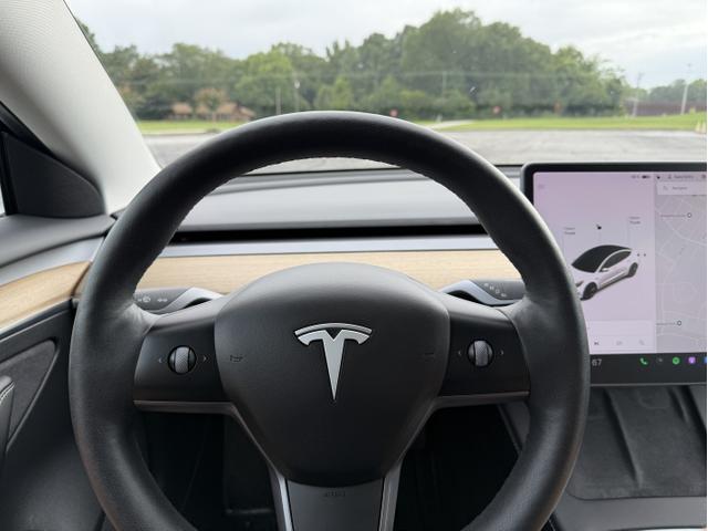 Photo of 2021 White Tesla Model 3