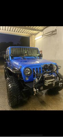 Photo of 2015 Blue Jeep Wrangler