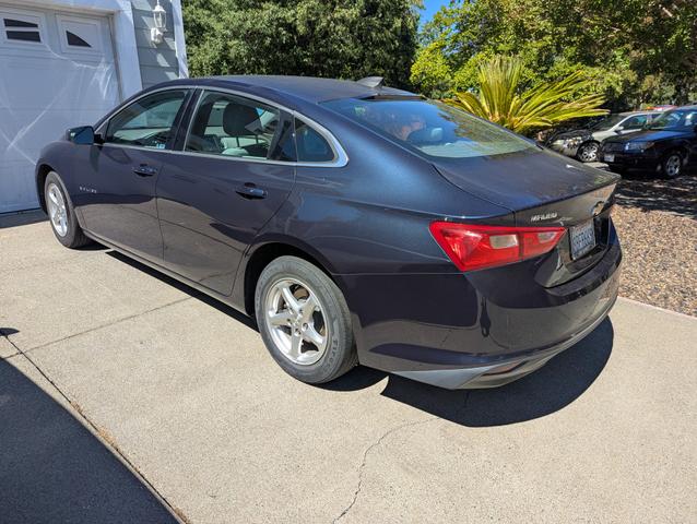 Photo of 2017 Blue Chevrolet Malibu
