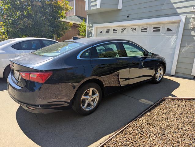 Photo of 2017 Blue Chevrolet Malibu