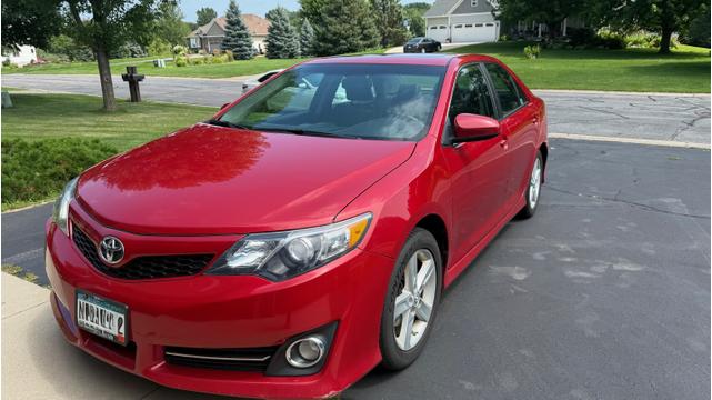 Photo of 2014 Red Toyota Camry